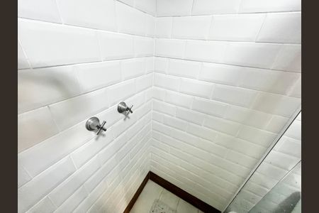 Apartamento para alugar com 106m², 2 quartos e 1 vaga Apartamento para alugar com 106m², 2 quartos e 1 vagaBanheiro da Suíte