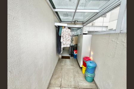 Apartamento para alugar com 106m², 2 quartos e 1 vaga Apartamento para alugar com 106m², 2 quartos e 1 vagaCozinha e Área de Serviço