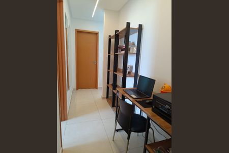 Corredor de apartamento para alugar com 3 quartos, 90m² em Vila Rosa, Goiânia