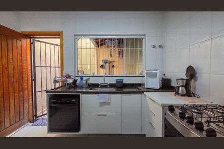 Cozinha  de casa para alugar com 3 quartos, 110m² em Vila Isa, São Paulo