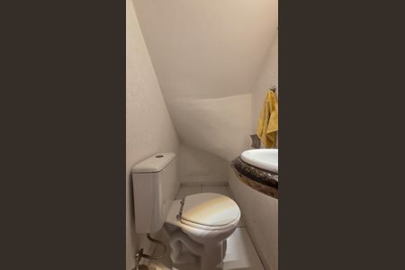 Casa para alugar com 110m², 3 quartos e 2 vagasBanheiro 