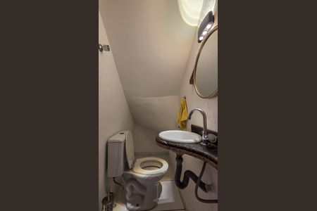 Banheiro  de casa para alugar com 3 quartos, 110m² em Vila Isa, São Paulo