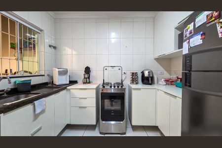 Casa para alugar com 110m², 3 quartos e 2 vagasCozinha 