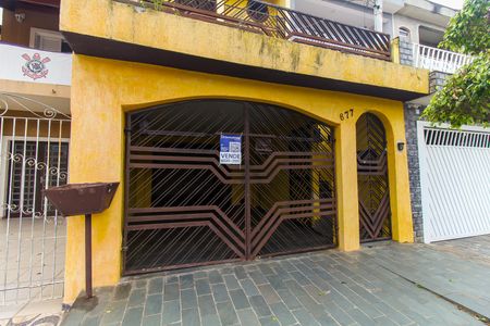 Casa à venda com 125m², 4 quartos e 2 vagasFachada + Placa