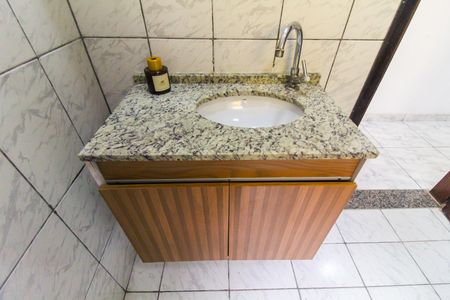 Casa à venda com 125m², 4 quartos e 2 vagasBanheiro 2