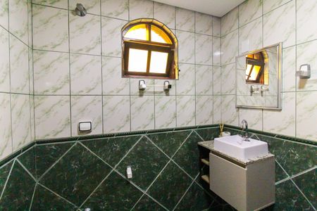 Casa à venda com 125m², 4 quartos e 2 vagasBanheiro 3