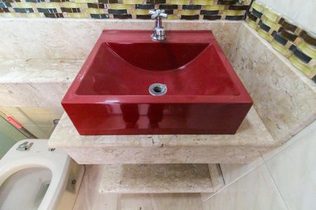 Casa à venda com 125m², 4 quartos e 2 vagasBanheiro da Suíte