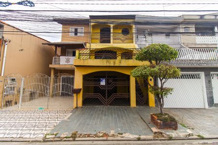 Casa à venda com 125m², 4 quartos e 2 vagasFachada + Placa