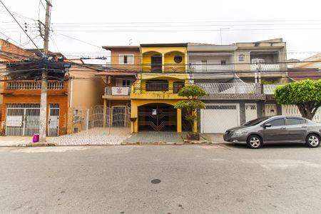 Casa à venda com 125m², 4 quartos e 2 vagasFachada + Placa