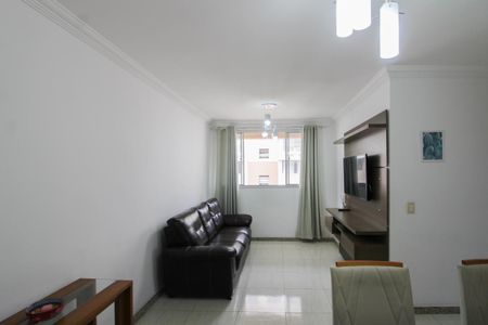 Sala de apartamento para alugar com 3 quartos, 75m² em Planalto, Belo Horizonte
