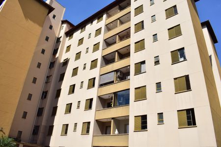 Apartamento para alugar com 64m², 2 quartos e 1 vagaFachada do bloco