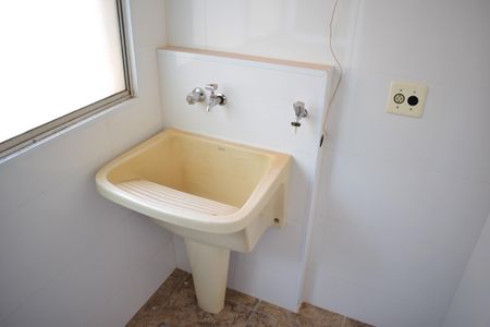 Apartamento para alugar com 64m², 2 quartos e 1 vagaÁrea de Serviço