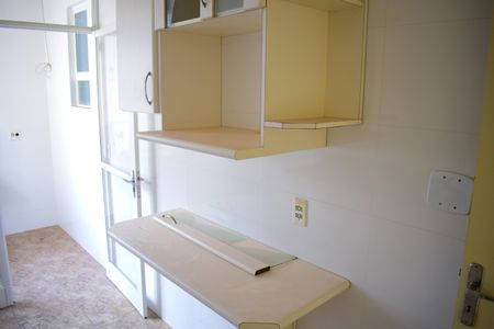 Apartamento para alugar com 64m², 2 quartos e 1 vagaCozinha - Armários