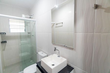 Casa para alugar com 80m², 2 quartos e 1 vaga Casa para alugar com 80m², 2 quartos e 1 vagaBanheiro da Suíte