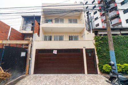 Casa para alugar com 80m², 2 quartos e 1 vaga Casa para alugar com 80m², 2 quartos e 1 vagaFachada