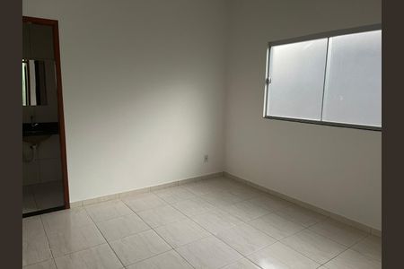 Sala de casa para alugar com 2 quartos, 125m² em Loteamento Alphaville Residencial, Goiânia