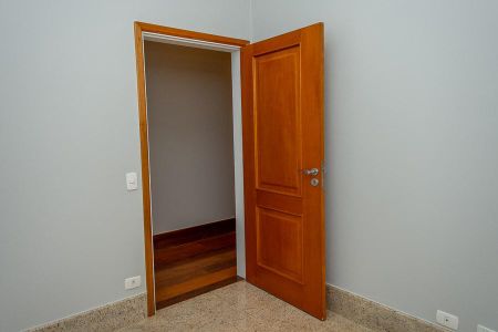 Casa de condomínio para alugar com 640m², 5 quartos e 6 vagas Casa de condomínio para alugar com 640m², 5 quartos e 6 vagasSuite 3