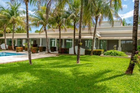 Casa de condomínio para alugar com 640m², 5 quartos e 6 vagas Casa de condomínio para alugar com 640m², 5 quartos e 6 vagasFachada dos fundos