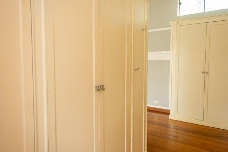 Casa de condomínio para alugar com 640m², 5 quartos e 6 vagas Casa de condomínio para alugar com 640m², 5 quartos e 6 vagasCloset Suite 5