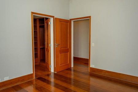 Casa de condomínio para alugar com 640m², 5 quartos e 6 vagas Casa de condomínio para alugar com 640m², 5 quartos e 6 vagasSuite 1