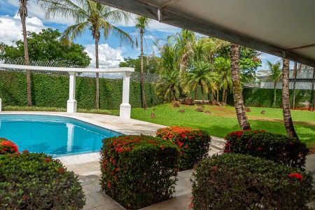Casa de condomínio para alugar com 640m², 5 quartos e 6 vagas Casa de condomínio para alugar com 640m², 5 quartos e 6 vagasJardim e Piscina