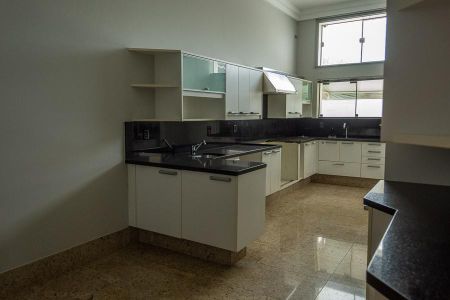 Casa de condomínio para alugar com 640m², 5 quartos e 6 vagas Casa de condomínio para alugar com 640m², 5 quartos e 6 vagasCozinha