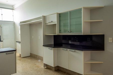Casa de condomínio para alugar com 640m², 5 quartos e 6 vagas Casa de condomínio para alugar com 640m², 5 quartos e 6 vagasCozinha