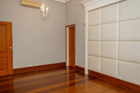 Casa de condomínio para alugar com 640m², 5 quartos e 6 vagas Casa de condomínio para alugar com 640m², 5 quartos e 6 vagasSuite 5