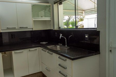 Casa de condomínio para alugar com 640m², 5 quartos e 6 vagas Casa de condomínio para alugar com 640m², 5 quartos e 6 vagasCozinha