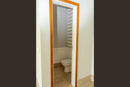 Casa de condomínio para alugar com 640m², 5 quartos e 6 vagas Casa de condomínio para alugar com 640m², 5 quartos e 6 vagasLavabo