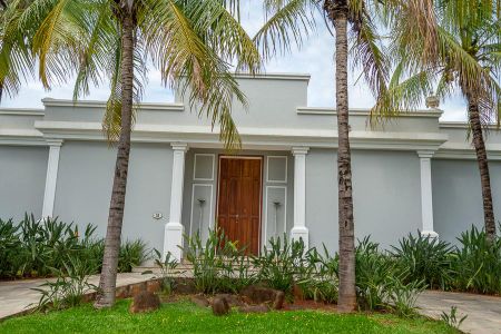 Casa de condomínio para alugar com 640m², 5 quartos e 6 vagas Casa de condomínio para alugar com 640m², 5 quartos e 6 vagasFachada da casa