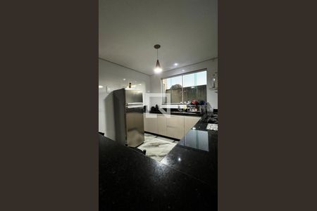 Casa à venda com 3 quartos, 197m² em Serrano, Belo Horizonte