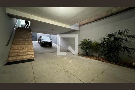 Casa à venda com 3 quartos, 197m² em Serrano, Belo Horizonte