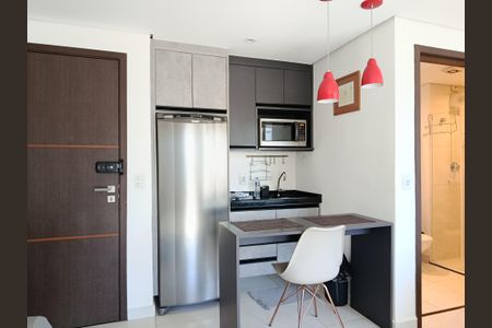 Estúdio - Sala de kitnet/studio para alugar com 1 quarto, 30m² em Pinheiros, São Paulo