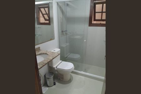 Banheiro 1 de casa para alugar com 2 quartos, 120m² em Morro Santana, Porto Alegre