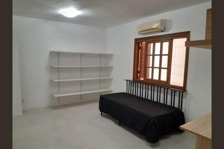 Quarto 1 de casa para alugar com 2 quartos, 120m² em Morro Santana, Porto Alegre