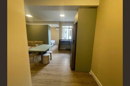 Cozinha  de kitnet/studio para alugar com 1 quarto, 42m² em Centro, Florianópolis