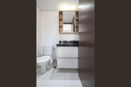 Banheiro de kitnet/studio para alugar com 1 quarto, 30m² em Pinheiros, São Paulo
