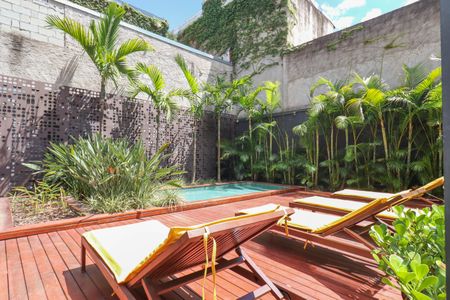 Studio para alugar com 30m², 1 quarto e 1 vaga Studio para alugar com 30m², 1 quarto e 1 vagaPiscina