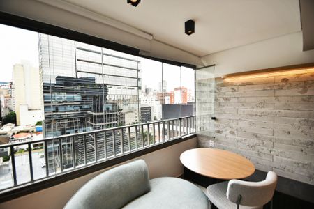 Sala varanda de kitnet/studio para alugar com 1 quarto, 25m² em Cerqueira César, São Paulo