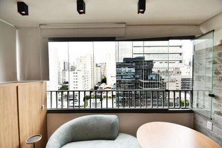 Sala varanda de kitnet/studio para alugar com 1 quarto, 25m² em Cerqueira César, São Paulo