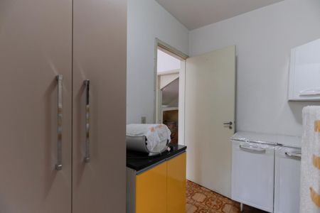 Casa à venda com 128m², 3 quartos e 3 vagasQuarto de serviço