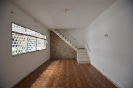 Sala de casa para alugar com 2 quartos, 100m² em Vila Valqueire, Rio de Janeiro