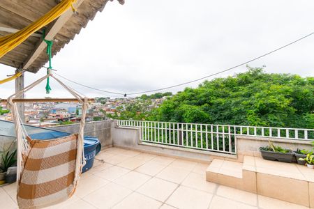 Casa à venda com 100m², 4 quartos e sem vagaQuintal