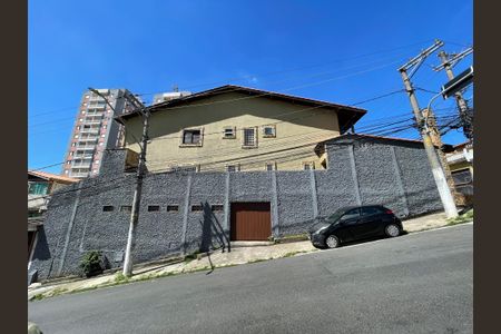 Casa para alugar com 229m², 3 quartos e 5 vagasFachada