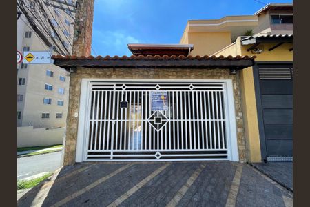 Casa para alugar com 229m², 3 quartos e 5 vagasFachada