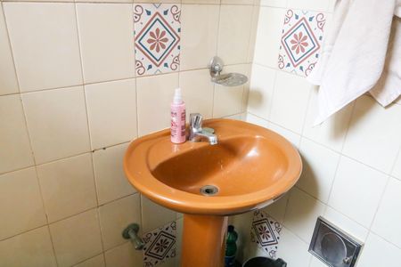 Casa de condomínio à venda com 75m², 2 quartos e sem vaga Casa de condomínio à venda com 75m², 2 quartos e sem vagaBanheiro