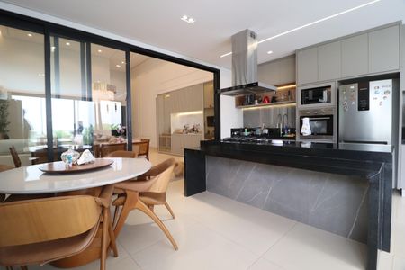 Casa de condomínio para alugar com 219m², 3 quartos e 4 vagasCozinha