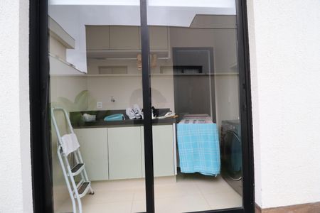 Casa de condomínio para alugar com 219m², 3 quartos e 4 vagasÁrea de Serviço