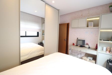 Casa de condomínio para alugar com 219m², 3 quartos e 4 vagasQuarto 2 - Suíte